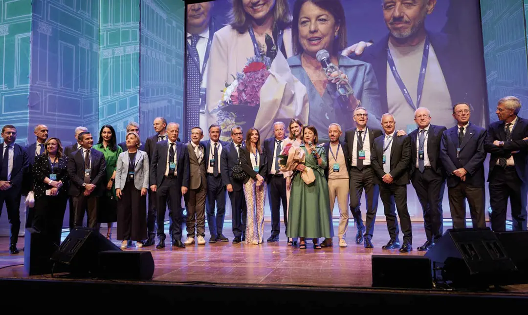 Guardare in prospettiva per affrontare il presente e immaginare il futuro